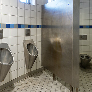 Bahnhofstoilette Rotenburg.jpg