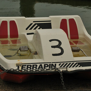 Tretboot an der Kette