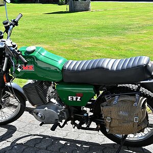 Zwr24-08.JPG