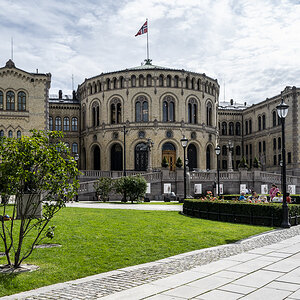 Parlament Oslo.jpg