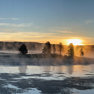 Sonnenaufgang Yellowstone River.jpg