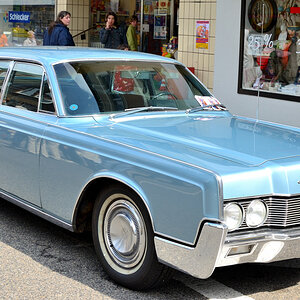 LincolnContinental.JPG