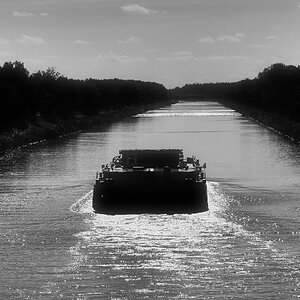 Schiffssilhoutte BW.jpg