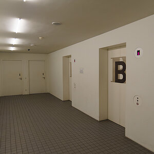 Elfi Klo 7. Etage.jpg