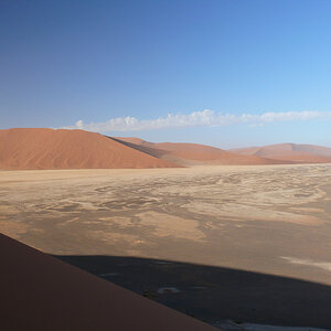 Blick auf das Tal von der Düne 7 aus (allerdings erst von 2/3 Höhe)
Bild ist unbearbeitet, war nur UV-Filter drauf zum Sandschutz