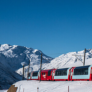 Glacier-Express_Q1001818_12.jpg