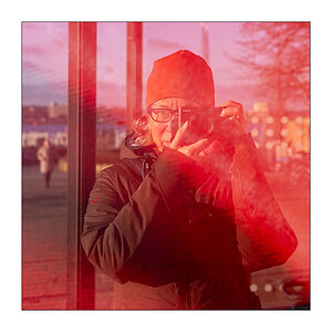 Bushaltestellen-Selfie mit X-E4 © 2025 Sabine Lommatzsch