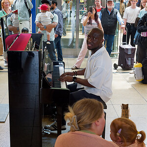 Live im HBF.jpg