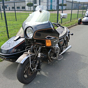 Moto Guzzi California Gespann vor Can Am.jpg
