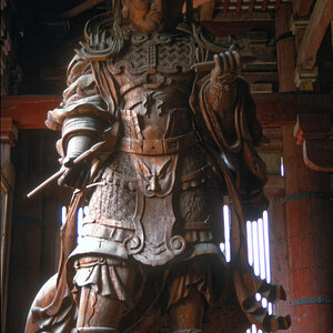 Nara, Wächterstatue.jpg
