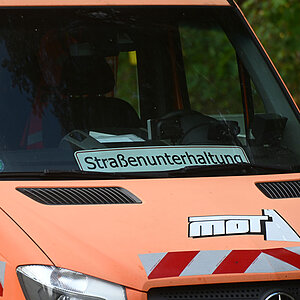 Straßenunterhaltung.jpg