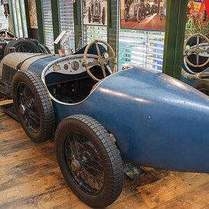 T51X0055-1.JPG