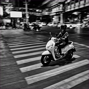 comp_2Bike-lumi.jpg