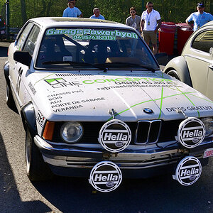 BMW 320 E21.JPG