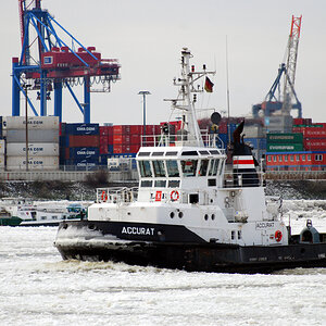 hamburg_hafenschlepper_1.jpg