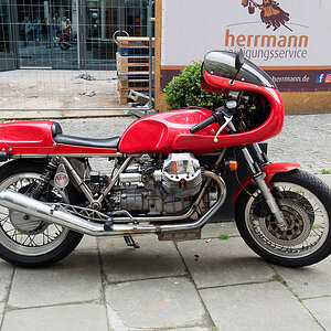 Moto Guzzi LeMans.jpg