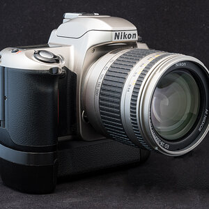nikonf65-griff-1200.jpg
