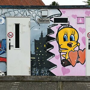Graffiti-Klo.jpg