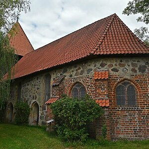 Feldsteinkirche Wieren 2.jpg