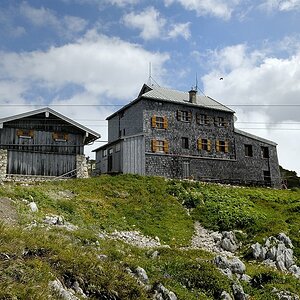Stöhrhaus in den Wolken