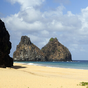 Praia do Bode mit den Dois Iramaos den zwei Brüdern
