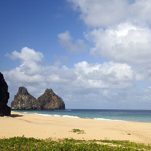 Praia do Bode mit den Dois Iramaos den zwei Brüdern