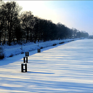 Winter am Kanal 01 / 2010