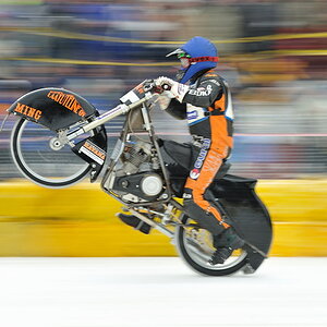 06 20100106 135853 eisspeedway 02