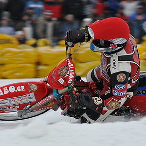 14 20100106 154326 eisspeedway 03