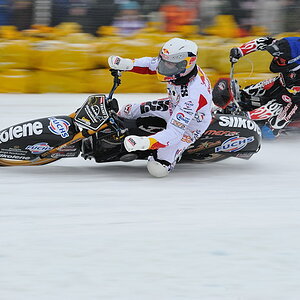 17 20100106 160118 eisspeedway 06