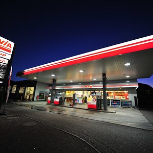 Nikon D700 mit Sigma 12-24mm f4,5-5,6 HSM @ 12mm 1/30 f4,5 ISO720 Hand