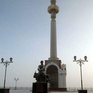 Ein Denkmal für die hier ansässige indigene Bevölkerung - die Jakuten und Evenen