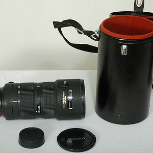 rextav's 80-200/2.8 Drehzoom
mit ausgebrochenem AF/MF-Umschalter und Sand, Salz und Baumrinde im Inneren