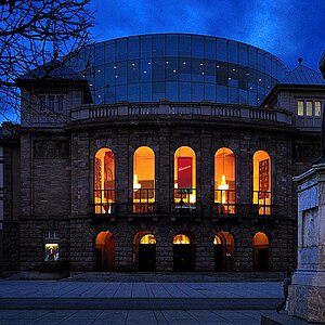 2010 02 22 Architektur Mainz Theater Dom D7C 6025