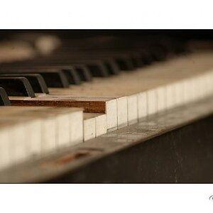 Piano ( als exposure bearbeitet, bestehend aus 2 Bildern)