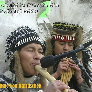 Indianer spielen Lieder aus der Heimat Peru