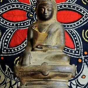 Buddha-Image - Myanmar, Bronze - ca. 16./17. Jahrhundert