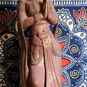Tänzerin - Myanmar, Holz, handgeschnitzt, blattvergoldet/patiniert - ca. 2000