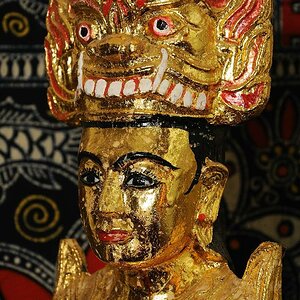 Nat ("Geist") [Kopf] - Myanmar, Holz, handgeschnitzt, blattvergoldet - ca. 2000