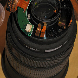 SIGMA AF 120-300mm f/2.8 D APO HSM für Nikon mit Sturzschaden.