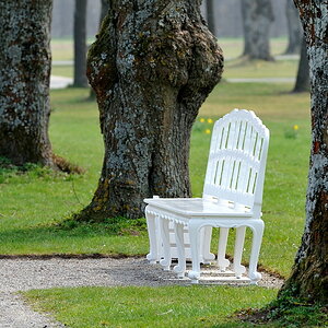 20100409 111513 bank im schlosspark oberschleißheim
