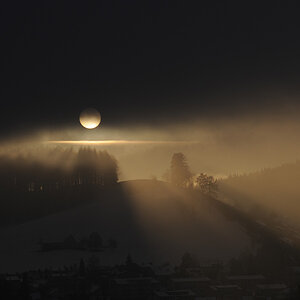 Sonnenaufgang im Nebel