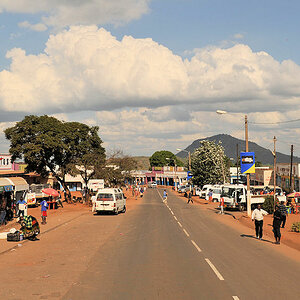 Geschäftsstraße in Zomba, 
der ehemaligen Hauptstadt von Malawi
s260 Zomba 0040