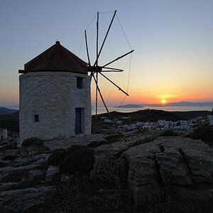 Windmühlen über der Chóra von Amorgós