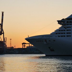 Die MSC Fantasia Läuft aus