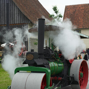 13.06.2010, Dampffest im Oberschwäbischen Museumsdorf Kürnbach bei Bad Schussenried. "Wally", eine Dampfwalze aus der Sammlung des Dampfwalzen-Förderv