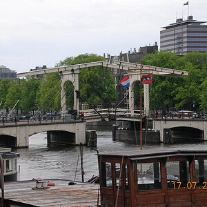 Amsterdam, Doppelzugbrücke (Nikon Coolpix S2) DSCN2954 x