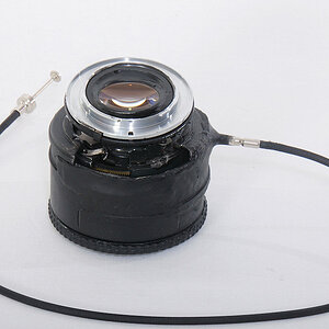 Das selbstgebaute Tilt&Shift-Objektiv 90mm f/2.8 Makro 1:2 mit festem Tilt von 9° und festem Shift von 9 mm und 90° Drehmöglichkeit, mit feststellbare