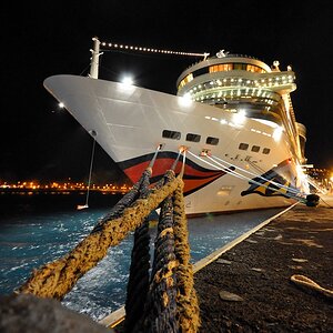 AIDAbella im Hafen von La Palma