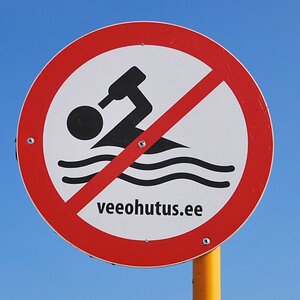 Nicht trinken beim Schwimmen, Saremmaa, Estland